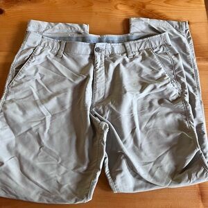 Men’s UA tan khaki Golf casual dress casual Pants 40/32